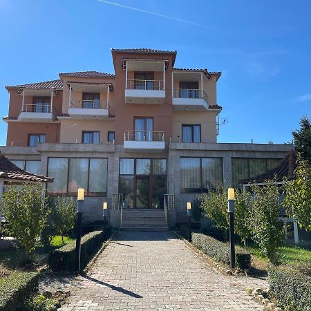 Hotel Paradise Bilisht Екстериор снимка
