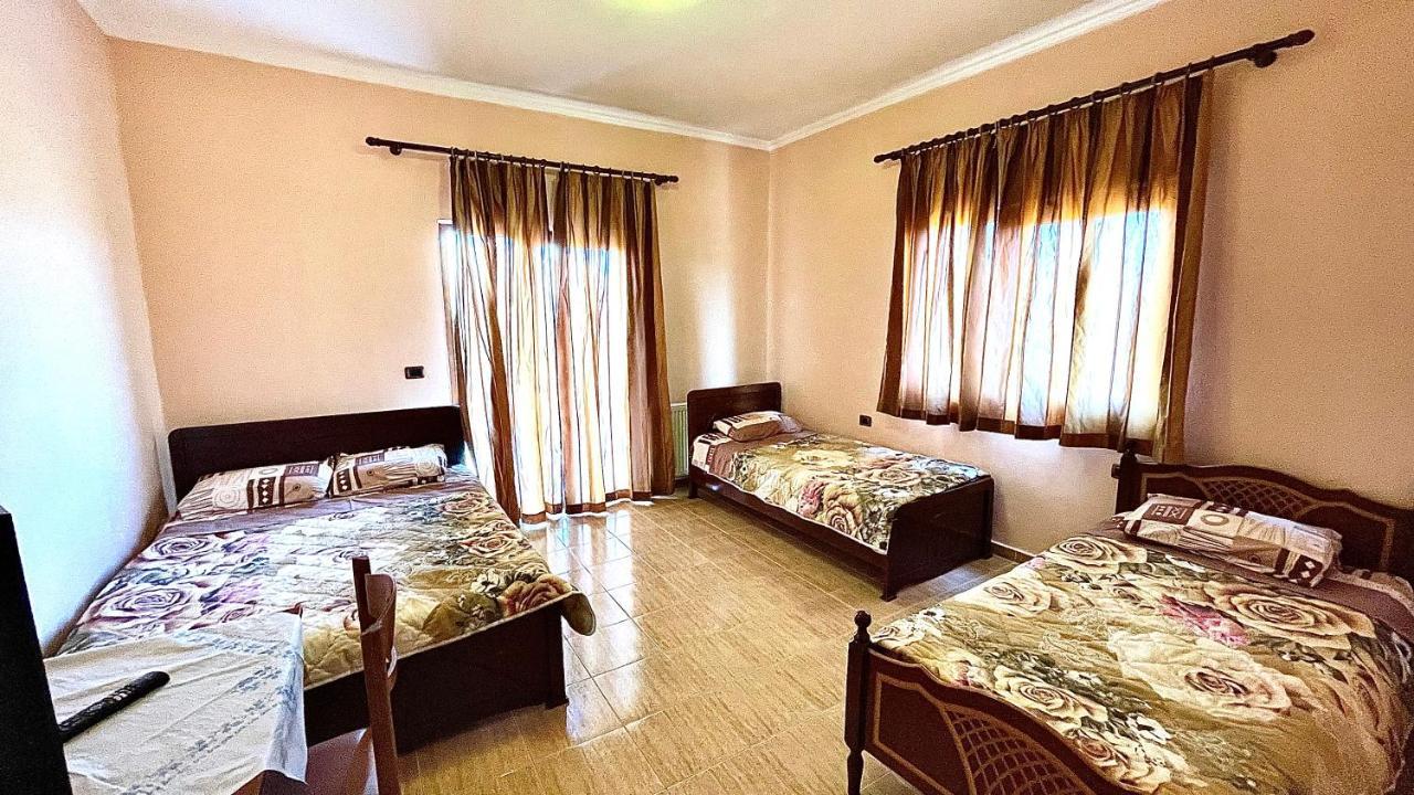 Hotel Paradise Bilisht Екстериор снимка