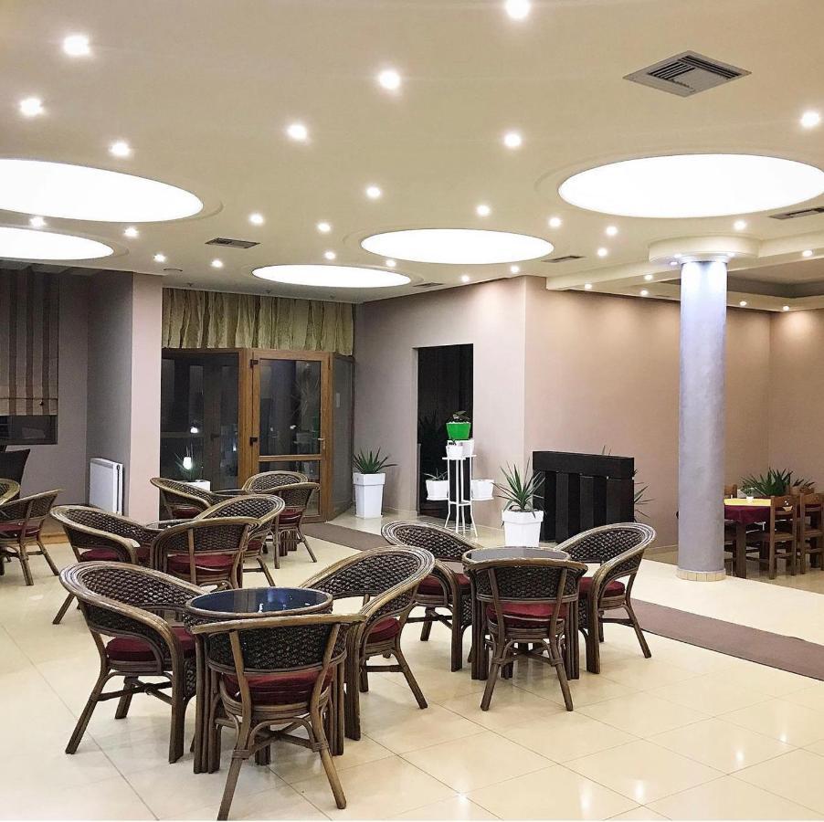 Hotel Paradise Bilisht Екстериор снимка