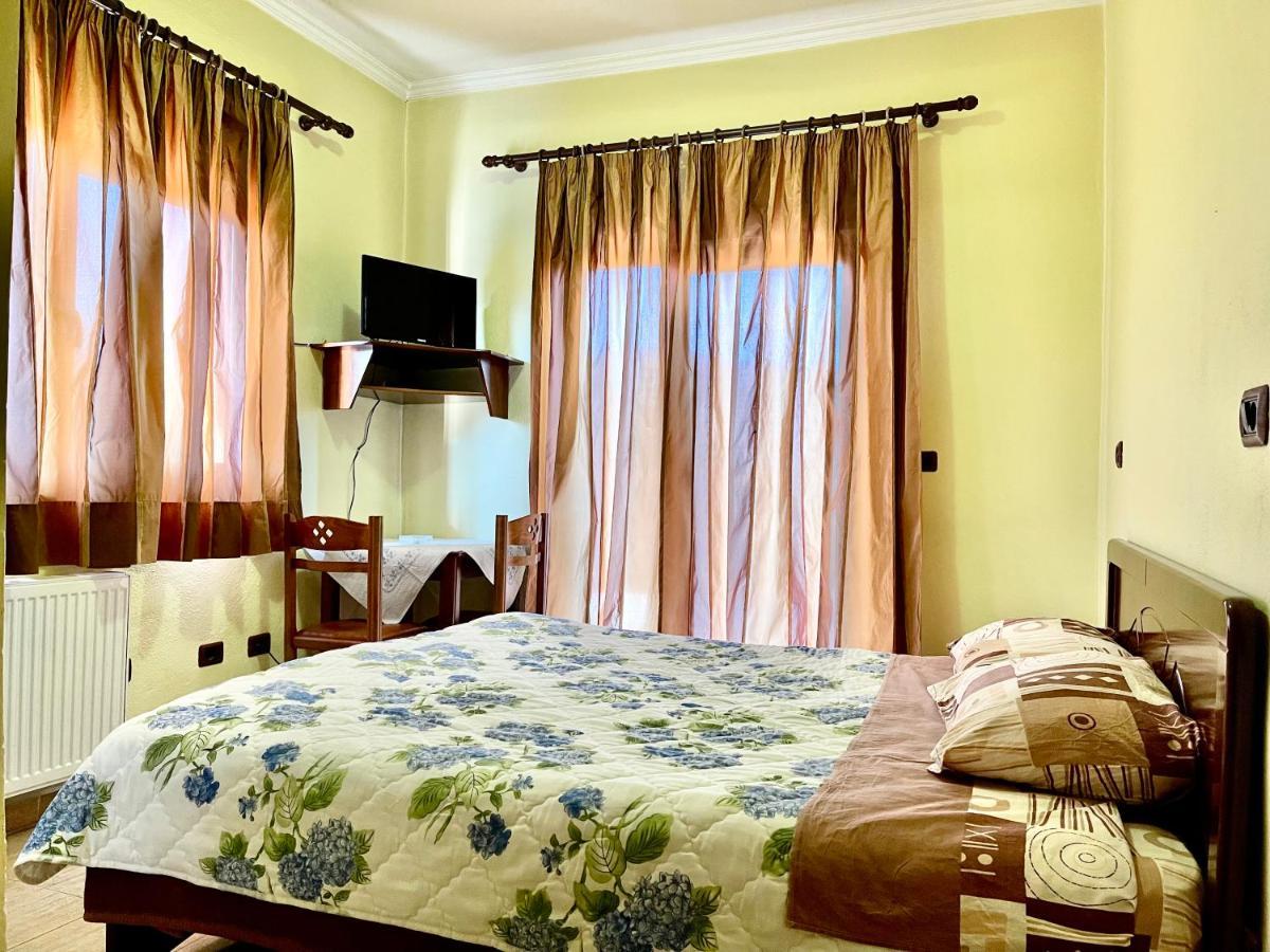 Hotel Paradise Bilisht Екстериор снимка