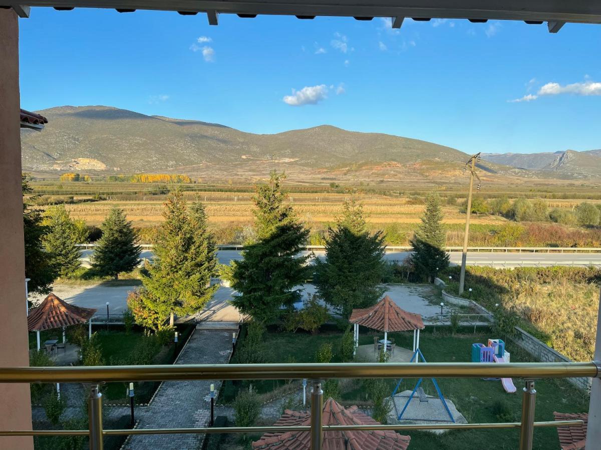Hotel Paradise Bilisht Екстериор снимка