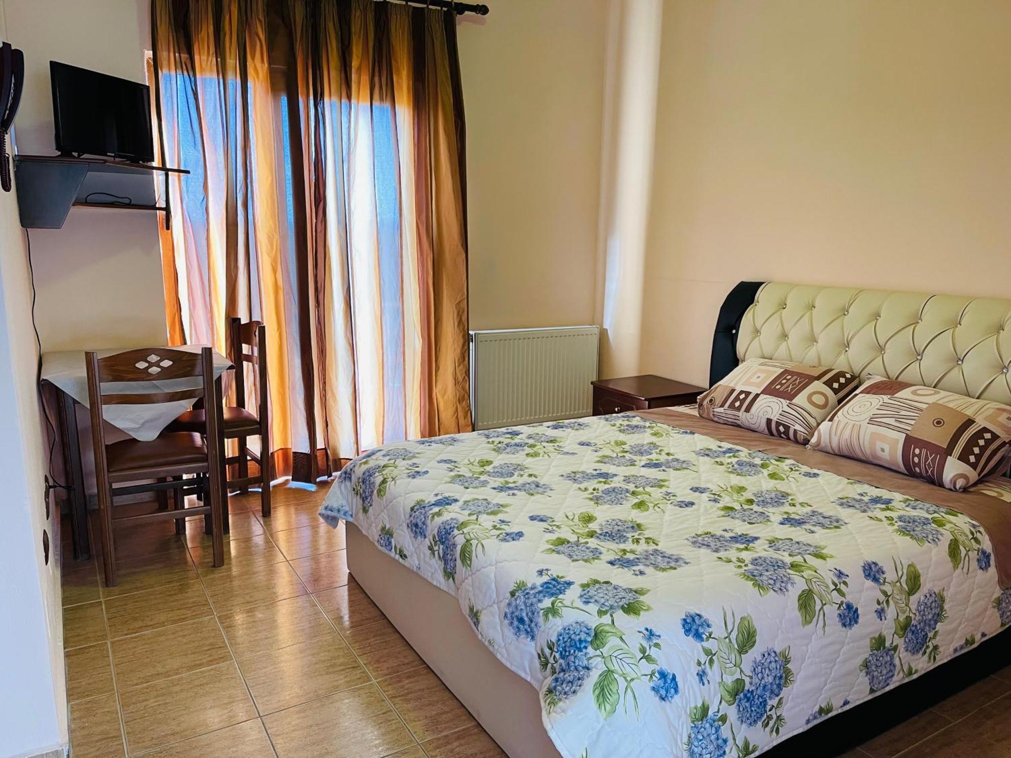 Hotel Paradise Bilisht Екстериор снимка